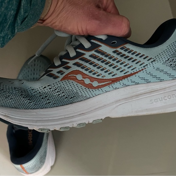 Lightly used Women’s Saucony Ride 13, size 7.5 - Picture 6 of 7